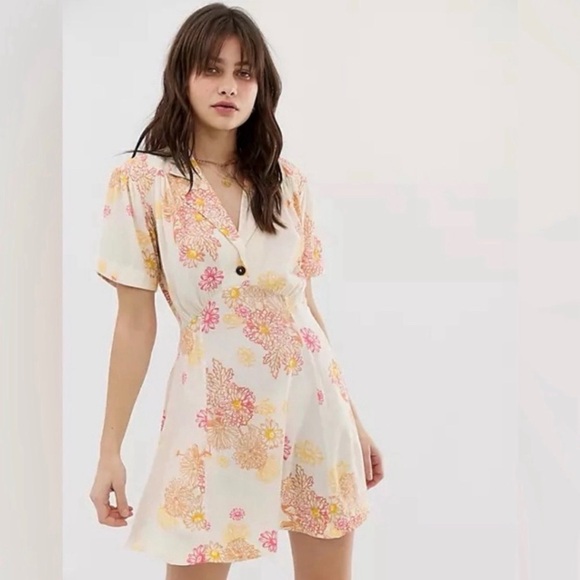 Free People Dresses & Skirts - Free People Cream Floral Boho Mini Dress XS Button Front Short Sleeve Spring